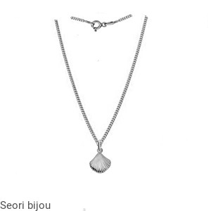 Srebrny naszyjnik z muszelką 