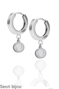 Rodowane kolczyki z antyczną monetą na biglu