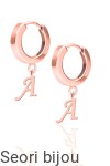 Pozłacane kolczyki na biglu z literką ozdobną rose gold